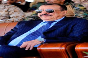 اللواء بن بريك يهنئ الدكتور عاطف صالح التميمي بنيله درجة الأستاذية 