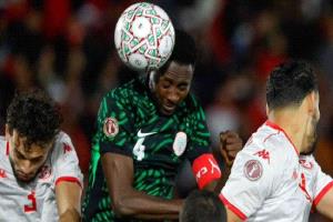 تفاصيل إصابة بن رمضان بمباراة تونس ونيجيريا