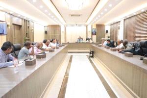 الوزير السقطري يترأس اجتماعًا استثنائيًا بالهيئة العامة للبحوث والارشاد الزراعي ويشدد على أهمية تفعيل دورها الاستراتيجي
