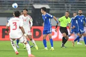 الإمارات تهزم عشرة لاعبين من الكويت وتتأهل لدور الثمانية بكأس العرب