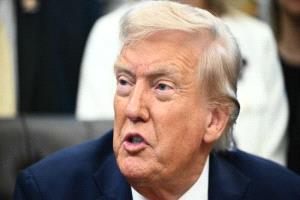 ترامب يهدد المكسيك بفرض رسوم جمركية إضافية