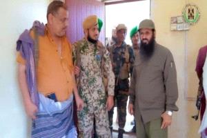 العميد الوالي يزور قوات الحزام الأمني قطاع زنجبار ويؤكد تعزيز الجهود الأمنية
