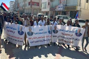 نقابة الأطباء بشبوة تزور مخيم الاعتصام في عتق لدعم إعلان دولة الجنوب العربي