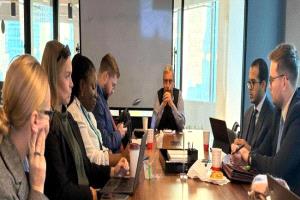 ممثل المجلس الانتقالي في نيويورك يلتقي ممثلي بعثات دول مجلس الأمن الدولي
