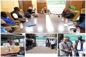 وزير الصحة يتسلم سيارتي إسعاف من الهيئة الطبية الدولية ويبحث معها تعزيز التدخلات الصحية في المحافظات