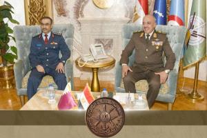رئيس الأركان المصري يلتقي نظيره القطري بالقاهرة