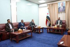 أمين الانتقالي يثمن الجهود الإنسانية لتخفيف الأعباء بالجنوب العربي