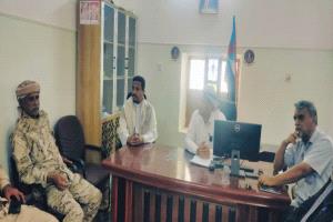 العميد عثمان معوضة يناقش مع قيادة انتقالي حورة و وادي العين سبل تعزيز الاستقرار الأمني بالمديرية