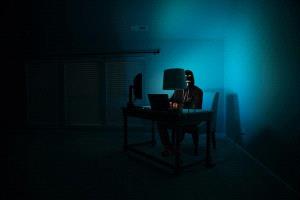 النيابة المصرية تحبط محاولة لإثارة الذعر.. ما علاقة "الدارك ويب" بقضية مدرسة "سيدز"؟