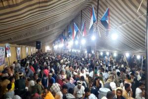 أبناء وادي حضرموت يواصلون اعتصامهم بسيئون لليوم الرابع