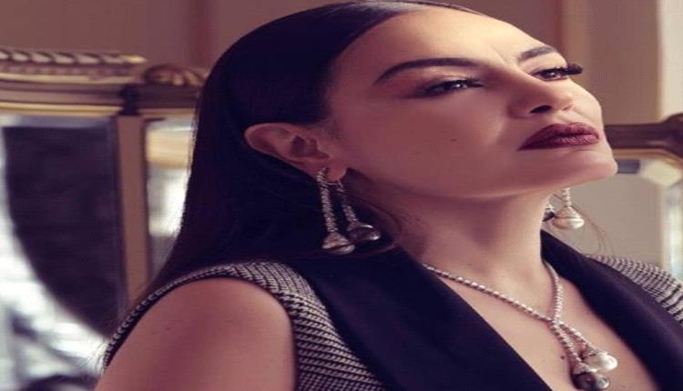 شريهان تدعم أبطال عرض مسرحي للشباب في ظهور خاص