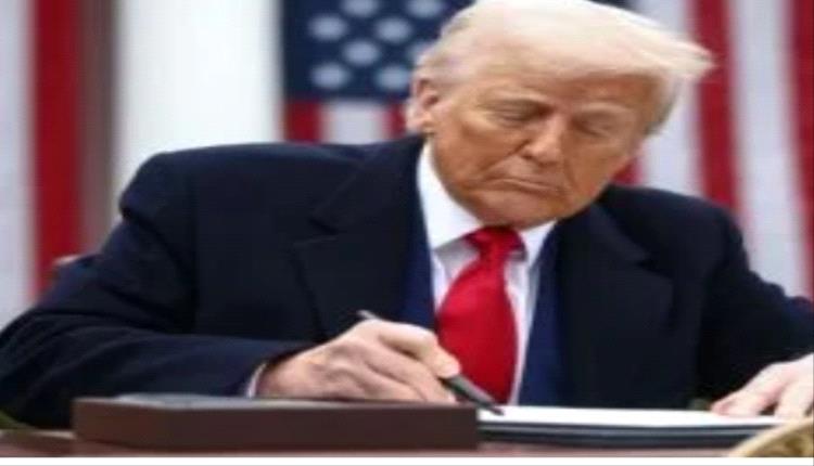 أعضاء الشيوخ الديمقراطيون يحتجون على تسريح 1300 موظف  
