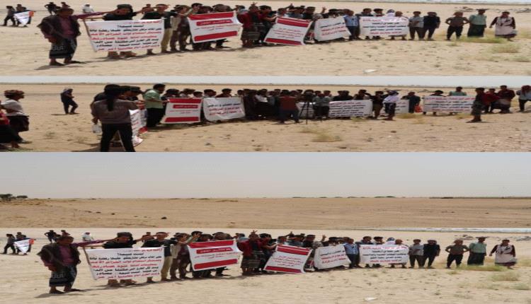 تصعيد احتجاجي بعدن ضد مصادرة أراضي غرب "بير أحمد" 