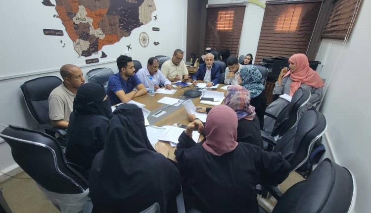 الوكيل الشبحي يترأس اجتماعآ موسعآ مع جميع طاقم قطاع السكان لمناقشة اللمسات الأخيرة لانطلاق حملة تعزيز صحة الأم والوليد 
