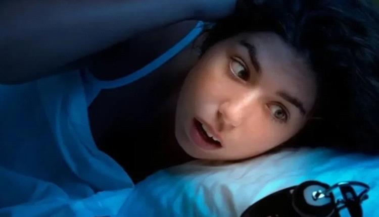 أسباب الاستيقاظ المتكرر أثناء الليل..