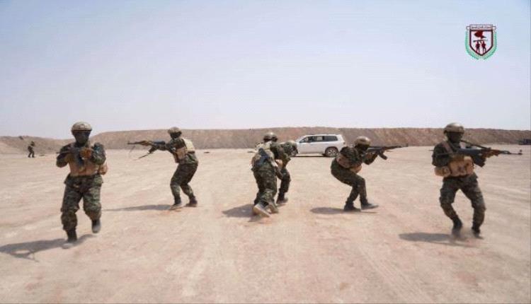 دفاع شبوة تختتم الدورة الثالثة في مجال حماية الشخصيات
