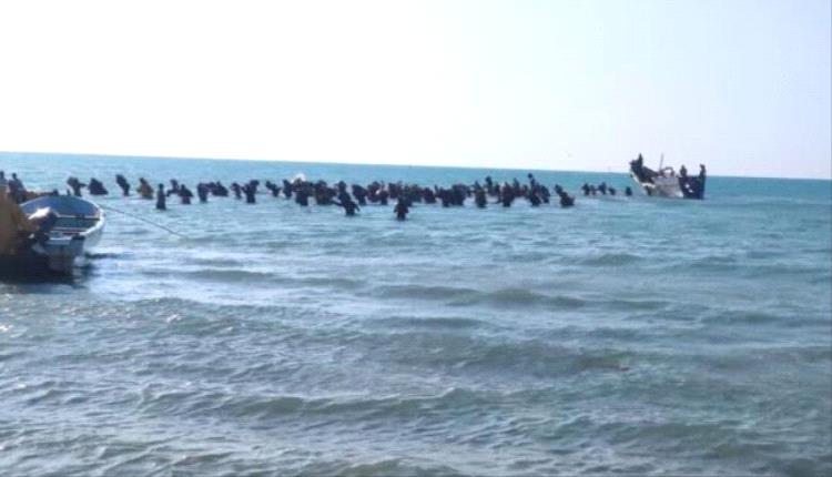 عودة 142 صيادًا يمنياً من السجون الإريترية إلى الخوخة
