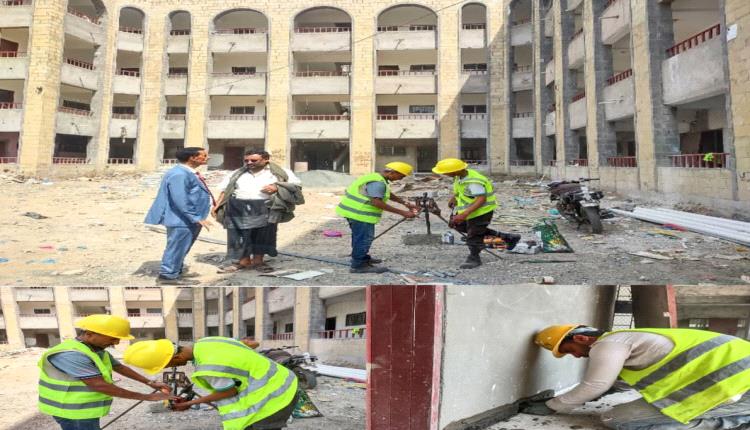 المشمر يتفقد سير العمل في استكمال مشروع بناء مدرسة 22 مايو بمنطقة عصيفرة
