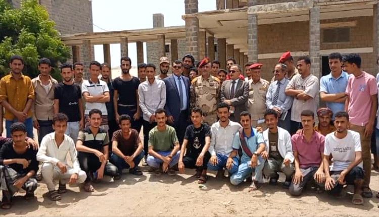 رئيس جامعة عدن يزور سكن الطلاب ويثنى على جهود العميد عبد الرحمن عسكر في دعم الطلاب الجامعيين.  