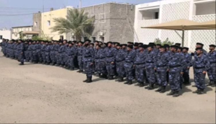  مدير أمن العاصمة عدن يستقبل الدفعة السابعة من منتسبي البرنامج التأهيلي الأمني

