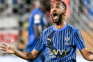 هل يشارك خالد الغنام مع الهلال في المونديال رغم انتهاء عقده؟