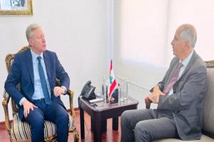 وزير الخارجية اللبناني يؤكد مناقشة الملفات العالقة مع سوريا