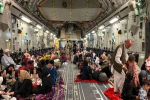محكمة أمريكية تسمح بترحيل آلاف الأفغان من البلاد