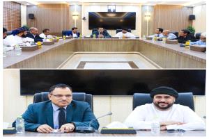 السقطري والحريزي يناقشان مشاريع التنمية مع قيادة السلطة المحلية بمحافظة المهرة