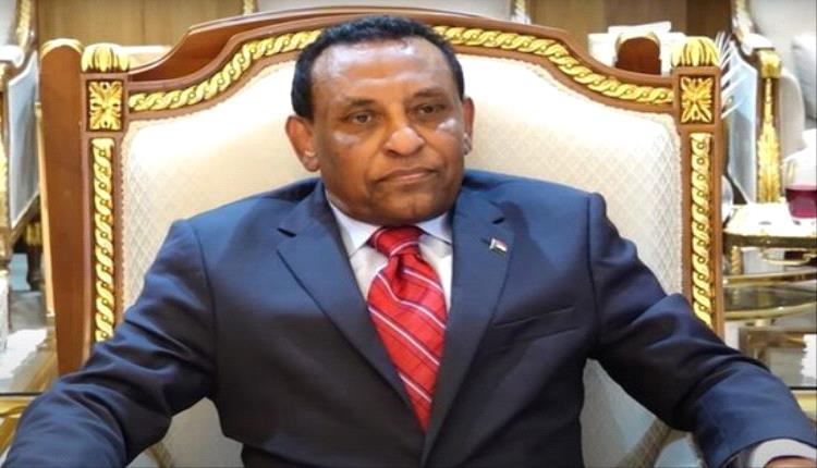 رئيس الوزراء السوداني الجديد يعلن حل الحكومة