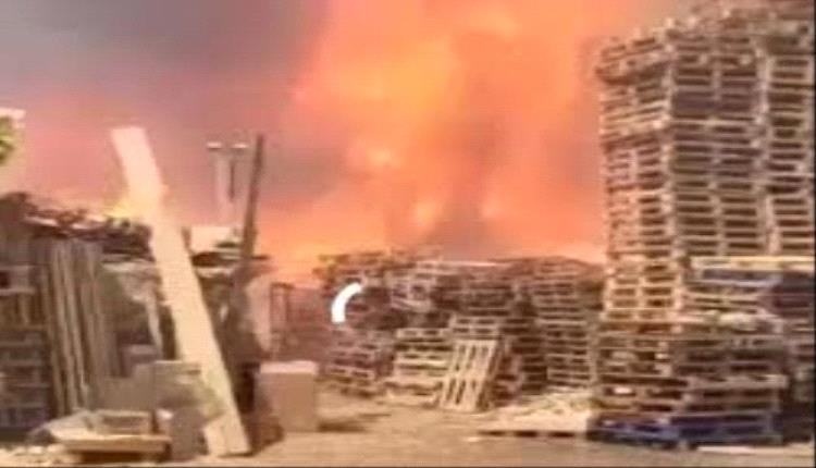 حريق هائل يلتهم محلات ومنازلًا في صنعاء
..