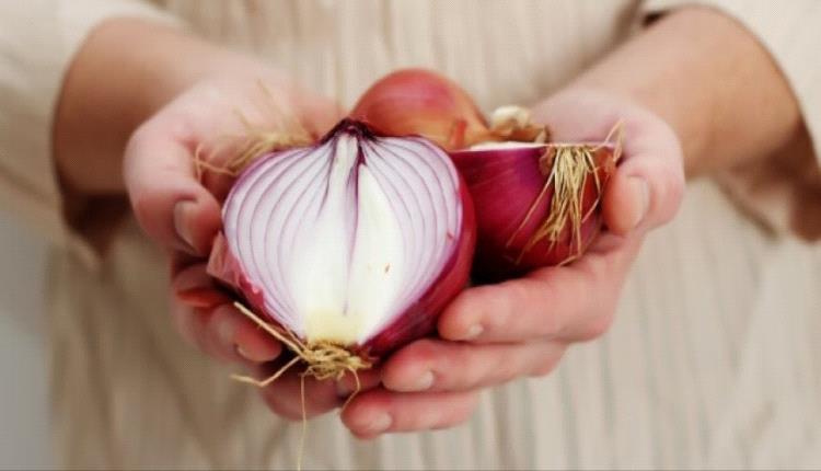 بعد الخيانة ..امرأة تعاقب حبيبها بالبصل ... فهل نجح انتقامها ؟! تفاصيل
