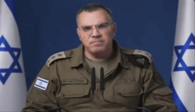 "يد من نار".. أدرعي يرد على "ذباب إلكتروني" نشر تدوينات عن يده المرتجفة