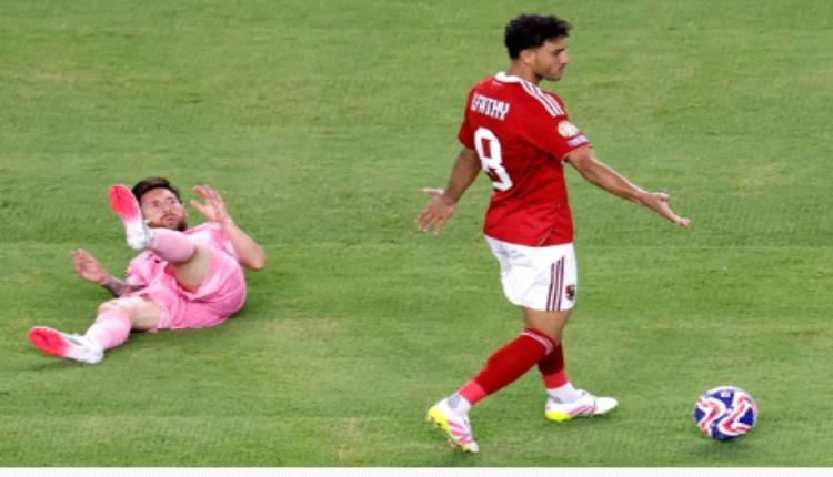 صحف العالم: الأهلي "أحبط" ميسي وأفسد انطلاقته