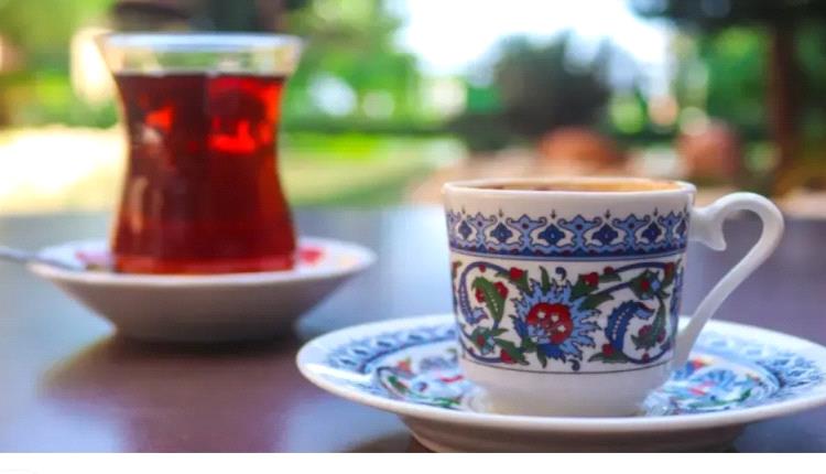 10 فوائد لاستبدال القهوة بالشاي الأخضر