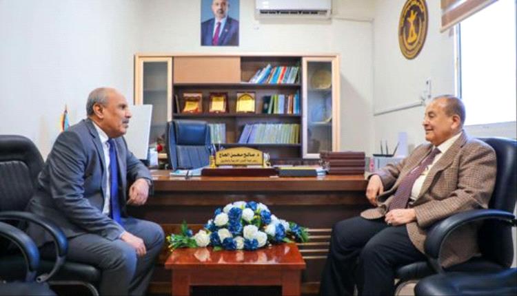 الكثيري يتفقد مستوى الانضباط الوظيفي بهيئات الانتقالي
