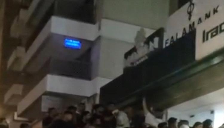 "كلكم حرامية".. فوضى عراقية في بيروت 
