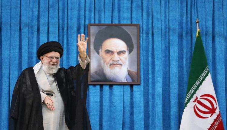 "تم نفيه وتعرض لمحاولة اغتيال".. أبرز المحطات في حياة علي خامنئي منذ الطفولة وحتى قيادة إيران