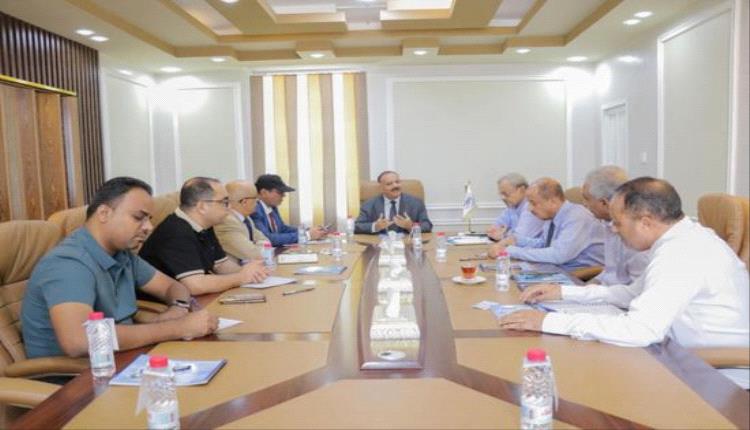 وزير النقل يناقش مع شركات الطيران المحلية استكمال متطلبات التشغيل