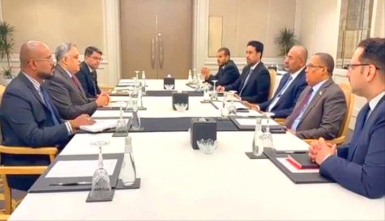 الرئيس الزُبيدي يبحث مع السفير الهندي تعزيز التعاون الثنائي
