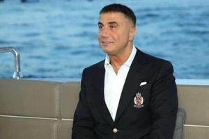 زعيم مافيا تركي يمنح رجلا حوالي 80 ألف دولار