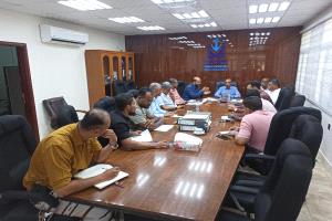 اجتماع مشترك بين مؤسسة موانئ البحر العربي والهيئة العامة للشؤون البحرية بحضرموت لتعزيز التنسيق وتنظيم العمل البحري