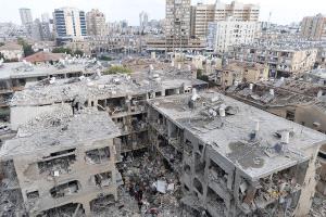 وزير الدفاع الإسرائيلي يعلن بدء فتح تدريجي للاقتصاد