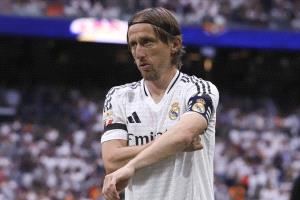 مودريتش يرفض العروض المالية السعودية والأمريكية 