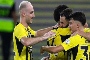 مستقبل غامض ينتظر لاعبين محليين في الاتحاد
