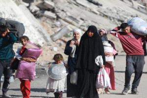 الاحتلال يجبر الفلسطينيين على النزوح قسرا من مناطق في مدينة غزة وجباليا