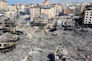 دمار هائل في مبانٍ يخلفه القصف الإيراني على اسرائيل