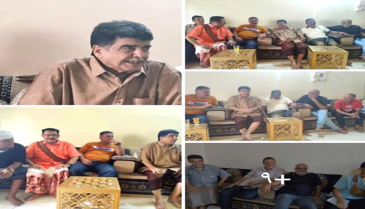 الشمسانيون يزورون الاستاذ /  احمد محسن المشدلي احد القيادات التاريخية لنادي شمسان الرياضي