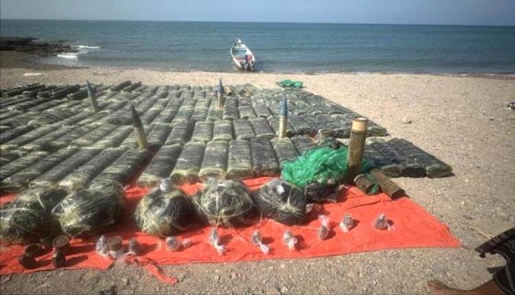 القوة البحرية تُحبط محاولة تهريب أسلحة نوعية قبالة ساحل العارة
