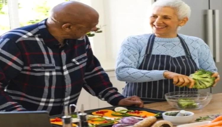 أطعمة شائعة تزيد فرص إصابتك بالخرف.. وهذه بدائلها الآمنة
 