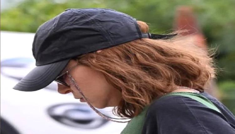 منة شلبي تثير الجدل في جنازة زوج كارول سماحة
